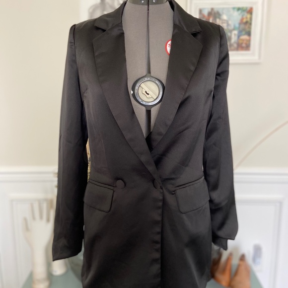 WINTER SALE NWOT Superdown Oversized Silky Long Black Blazer - Picture 1 of 9